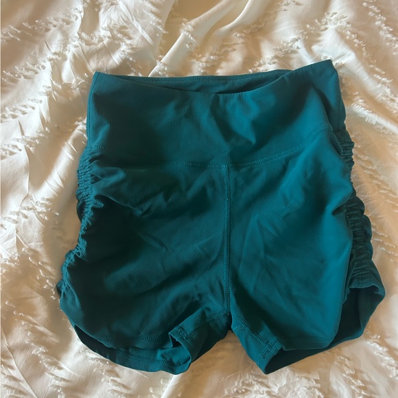 Wilo biker shorts with sinched sides, size medium - Picture 1 of 3